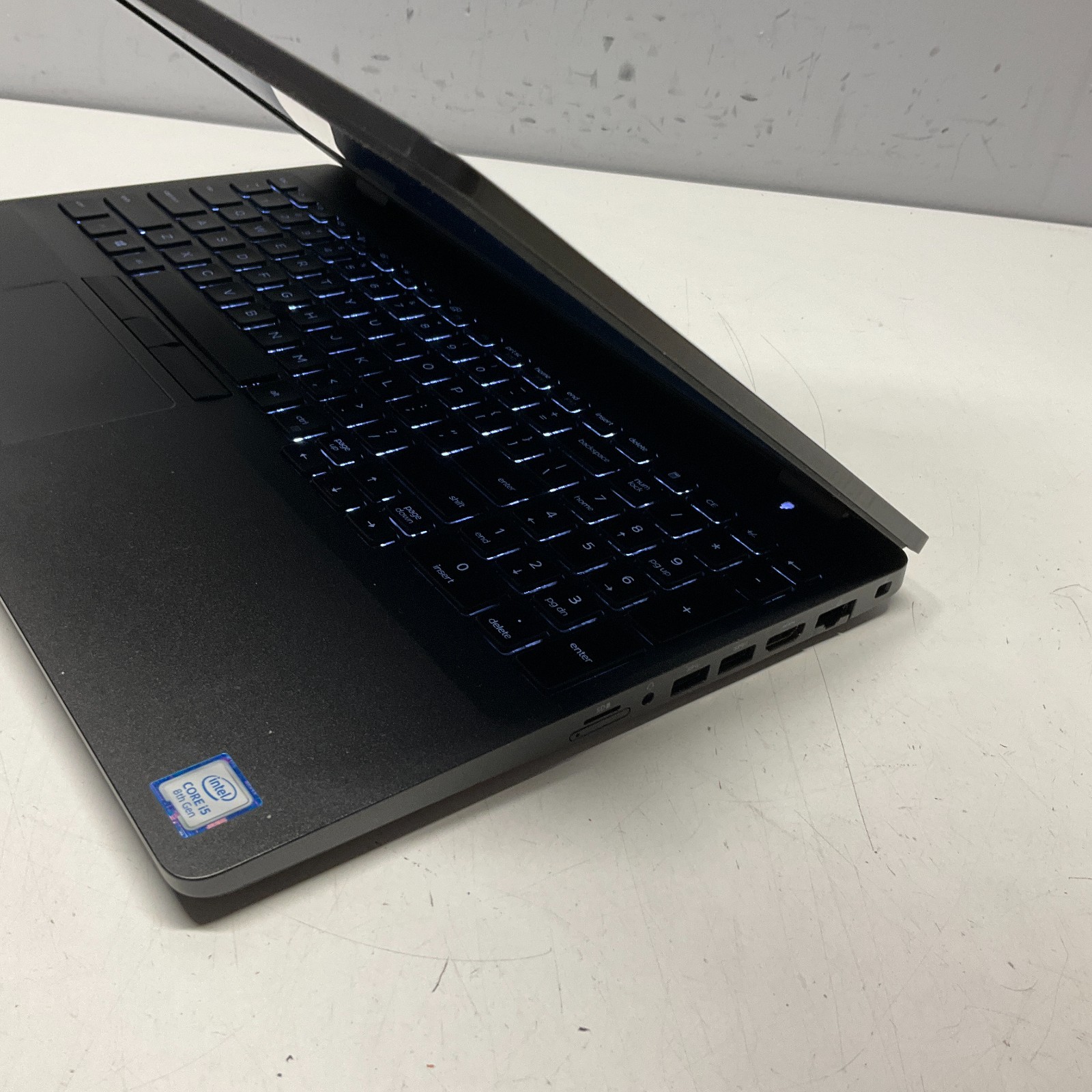 Dell Latitude 5500 Intel Core i5-8265U 1.60GHz 256GB 8GB Windows 11 Pro Laptop