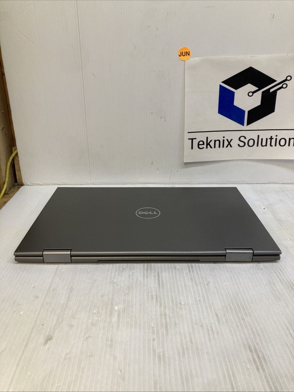 Dell Inspiron 15-5568 Intel Core i3-6100U 2.30GHz 4GB NO HDD Boot to BIOS