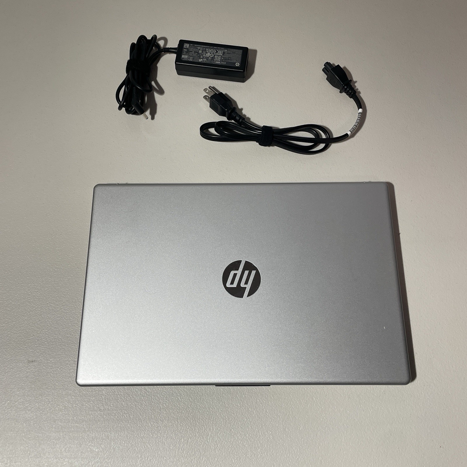 HP 15 FD0005DX TOUCHSCREEN Core i5 1235U 512GB SSD 8GB DDR4 15.6 HD