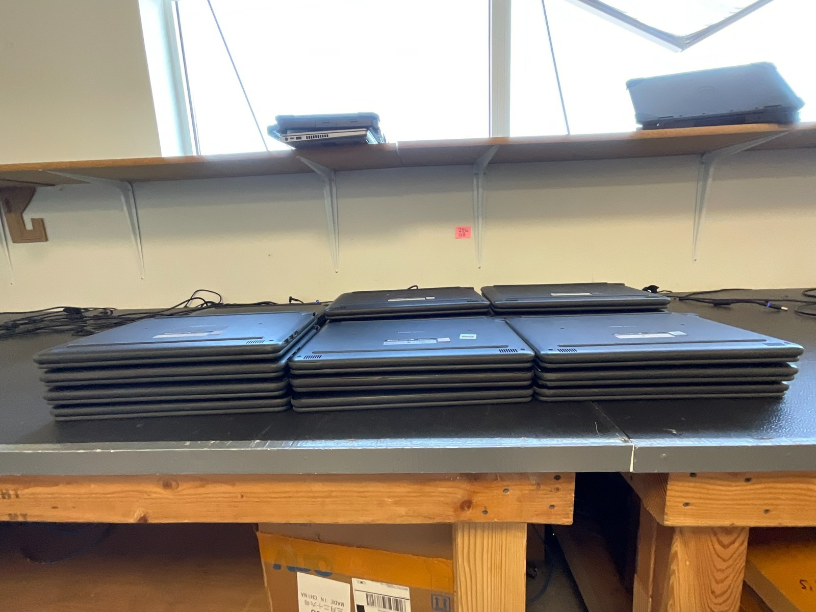 DELL LATITUDE 3190 2 IN 1 11.6 PENTIUM-N5030 CORE 3.1GHz 4GB 256GB SSD LOT OF 28