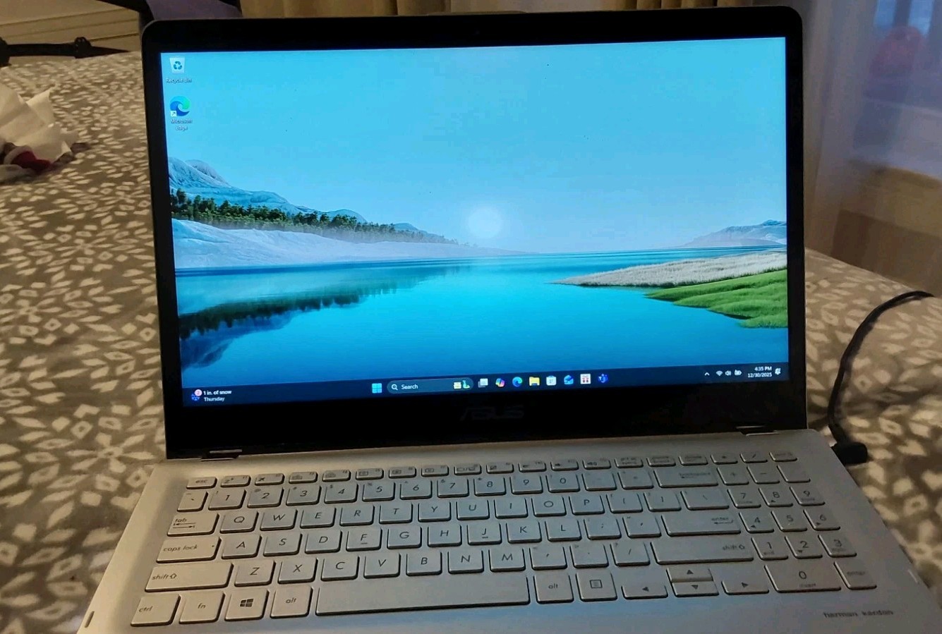 ASUS Q505UA-BI5T7 Laptop Intel Core I5-8250U 1.60GHz, 1TB HDD, 12GB RAM, WIN 11