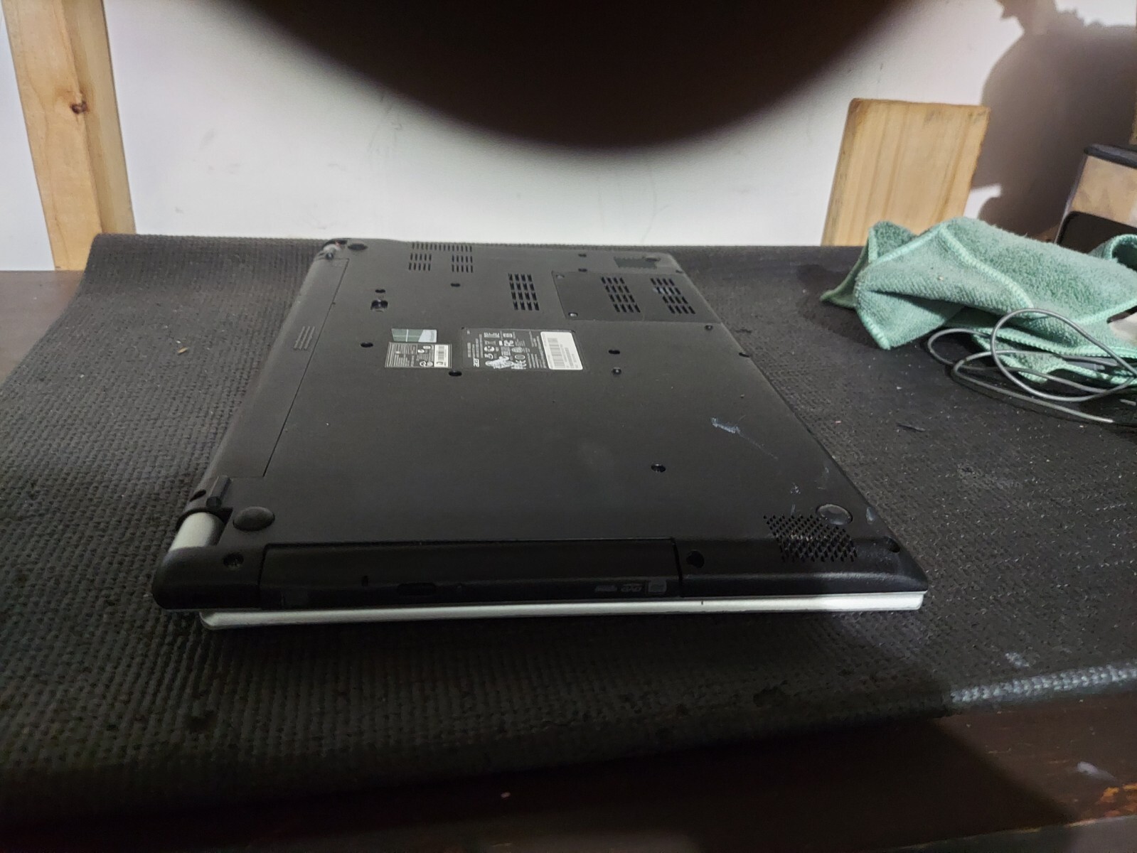 Acer Aspire v5-571P, i5 touch 6 GB RAM, 500 GB HDD Win 10