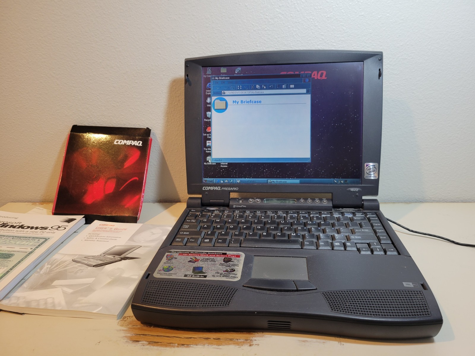Vintage Compaq Presario 1622 Pentium W Restore CD Manual Microsoft 95 Excellent