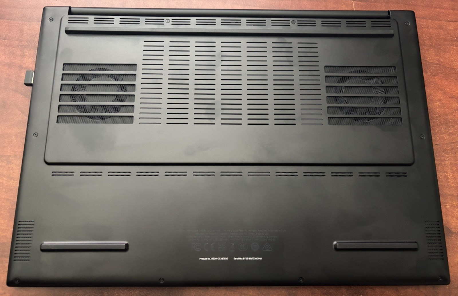 2025 Razer Blade 16:Ryzen AI 9 365-RTX 5070Ti-1TB NVMe-32GB(RZ09-05287EN3)-READ!