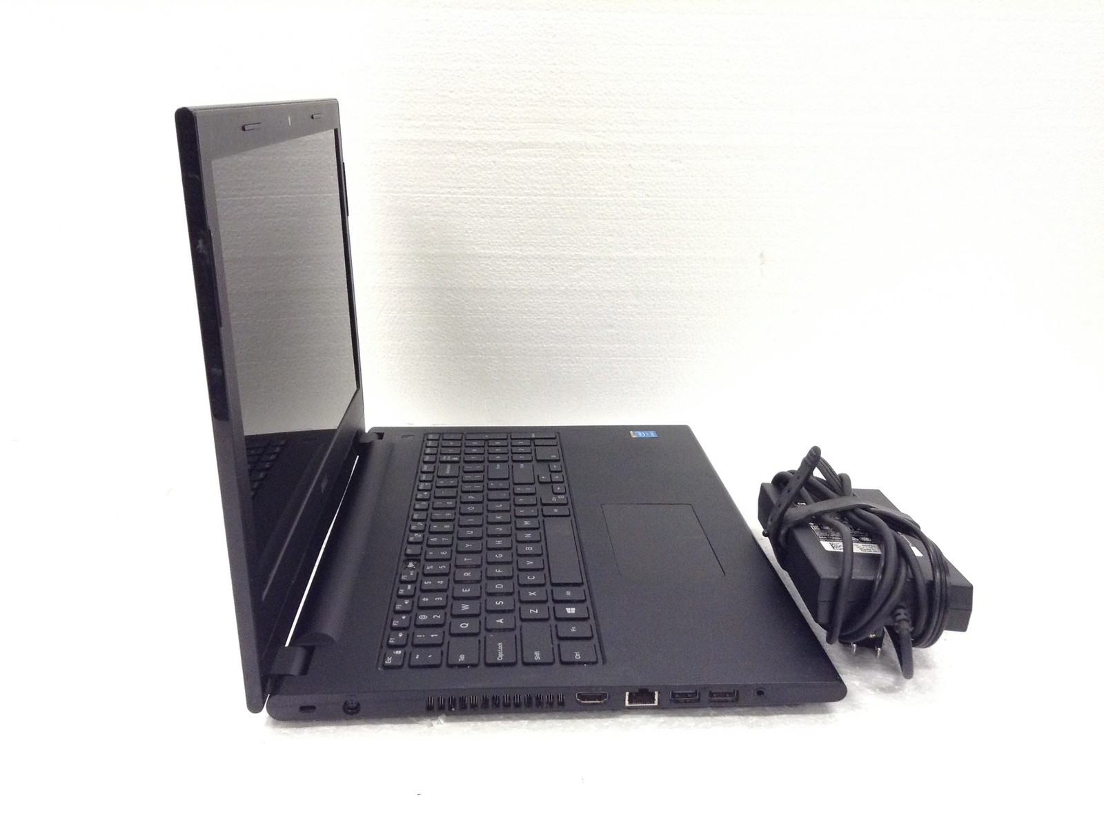 Dell Inspiron 15 3543 Laptop i5-5200U 2.20GHz 8GB RAM 1TB HDD DVD-RW WiFi Webcam