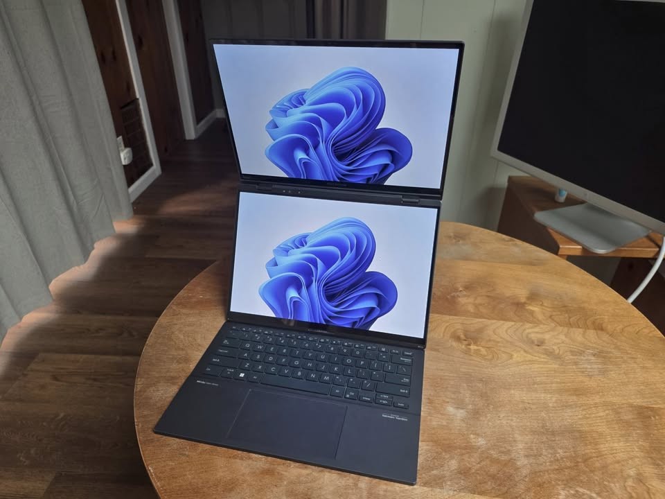 ASUS Zenbook Duo 14″ (Dual Touch Displays, Core Ultra, 32GB RAM, 1TB SSD