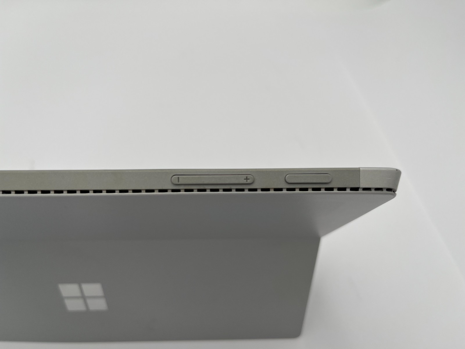 Microsoft Surface Pro 4 (1724) M3-6Y30 4GB RAM, 128GB SSD, WIN PRO 11 LOT OF 3