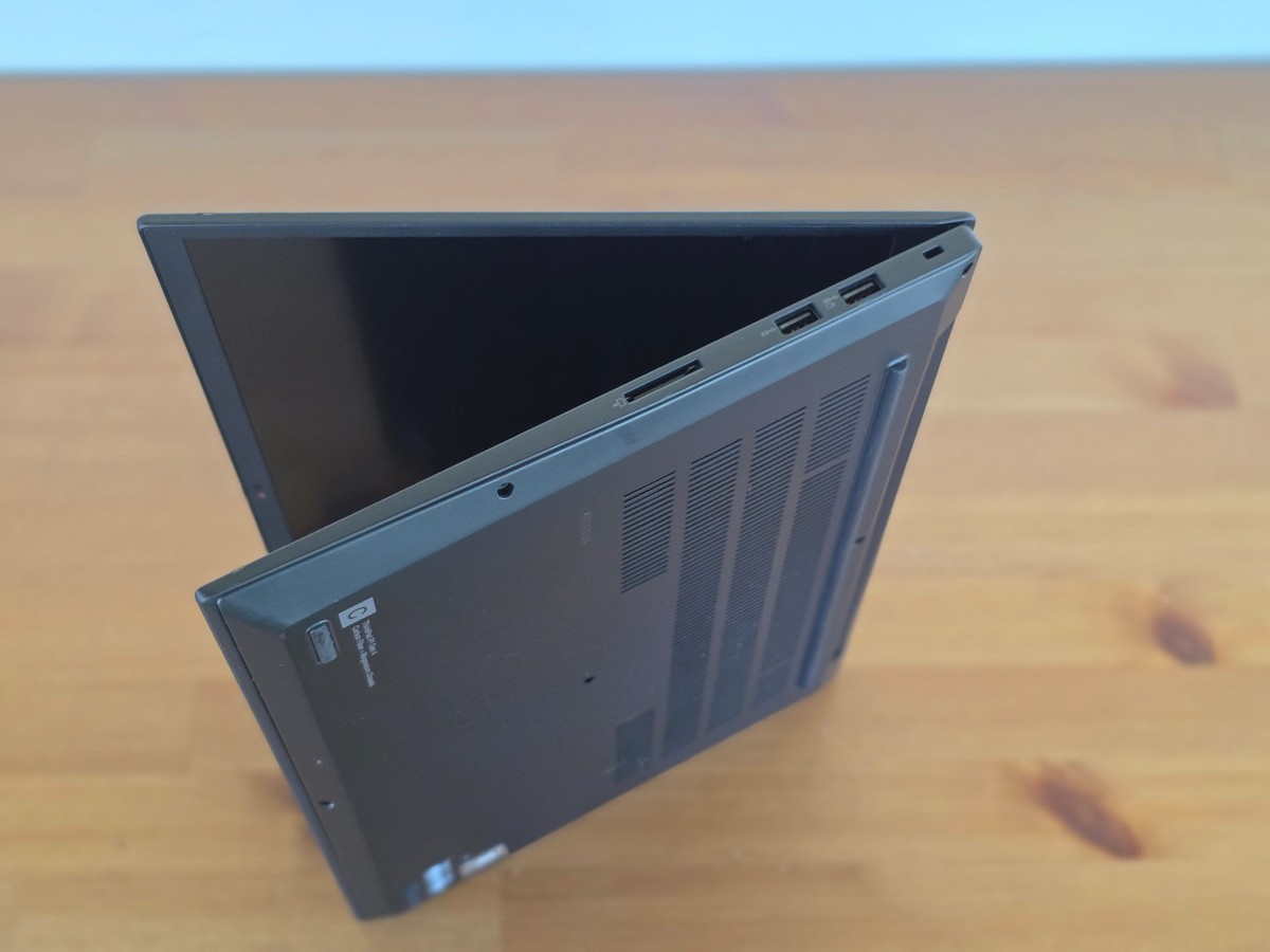 Lenovo ThinkPad P1 Gen 4 i7-11800H 16 2560×1600 16GB 512GB SSD NVIDIA RTX A2000