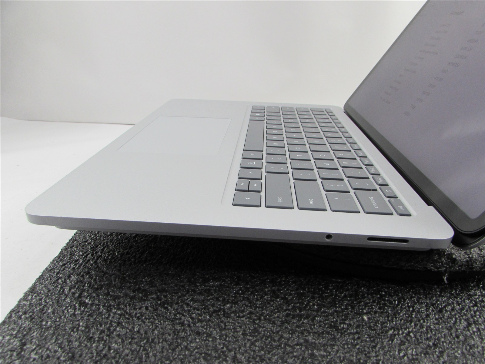 Microsoft Surface Laptop Studio 1964 i7-11370H 1TB SSD 32GB RTX A2000 *No A/C*