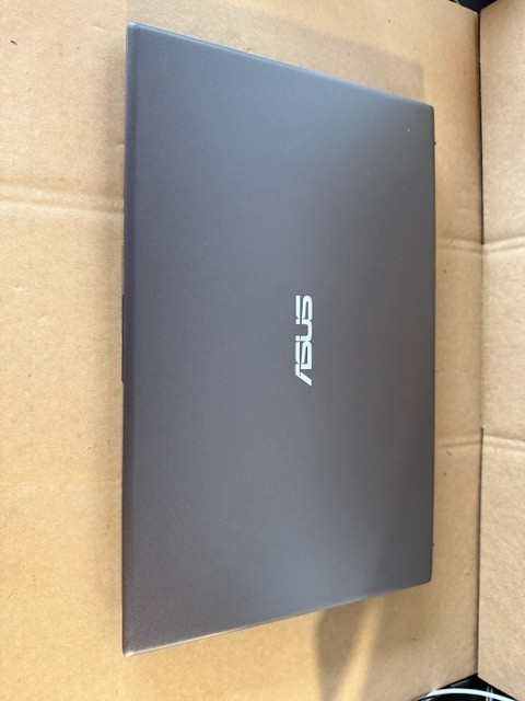 ASUS VivoBook F512D Ryzen 3 3250U 256GB SSD 20GB RAM (No Charger Included)