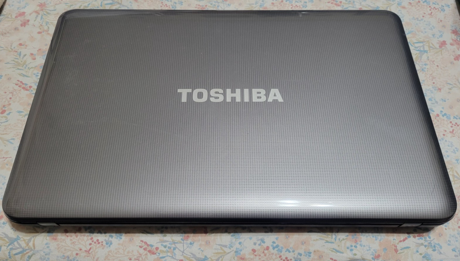 Toshiba Satellite C855-S5350 Intel Pentium CPU B980 @ 2.40GHz 6GB RAM w HD