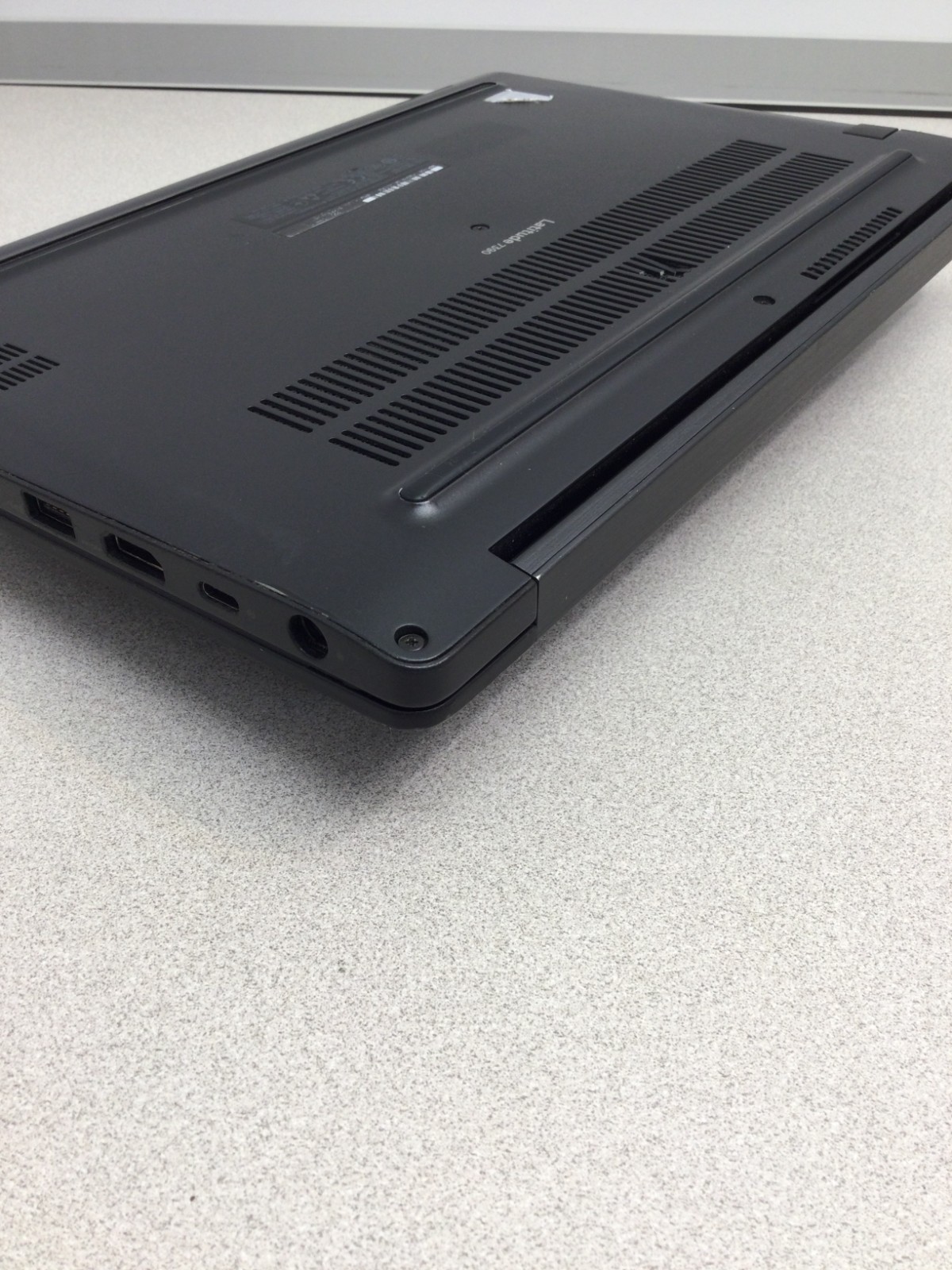 Dell Latitude 7390 13″ i7-8650u 8GB RAM 128GB SSD WINN 11 PRO