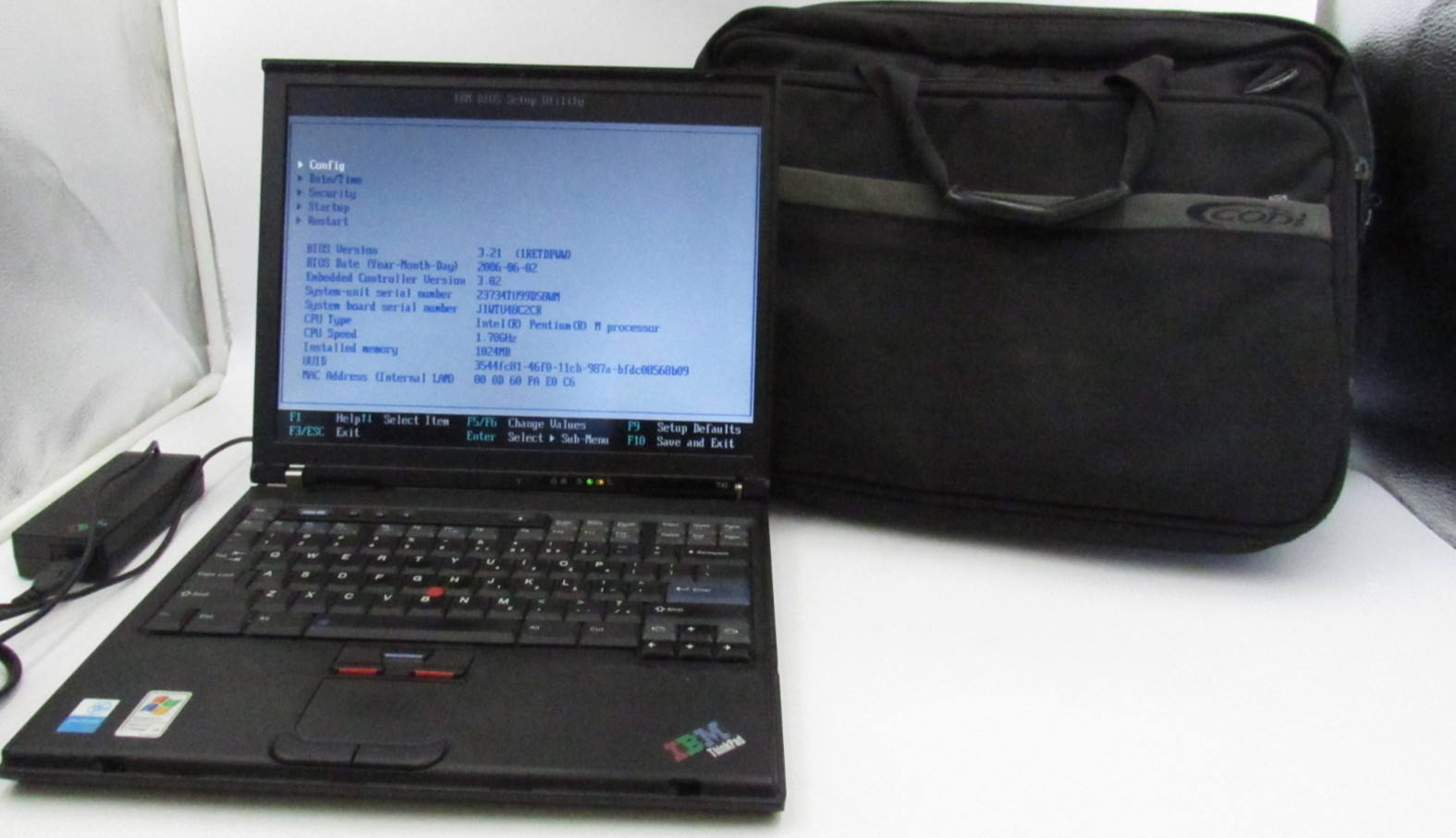 IBM ThinkPad 2373 4TU Vintage Laptop Intel Pentium M w/ Charger Bag Read