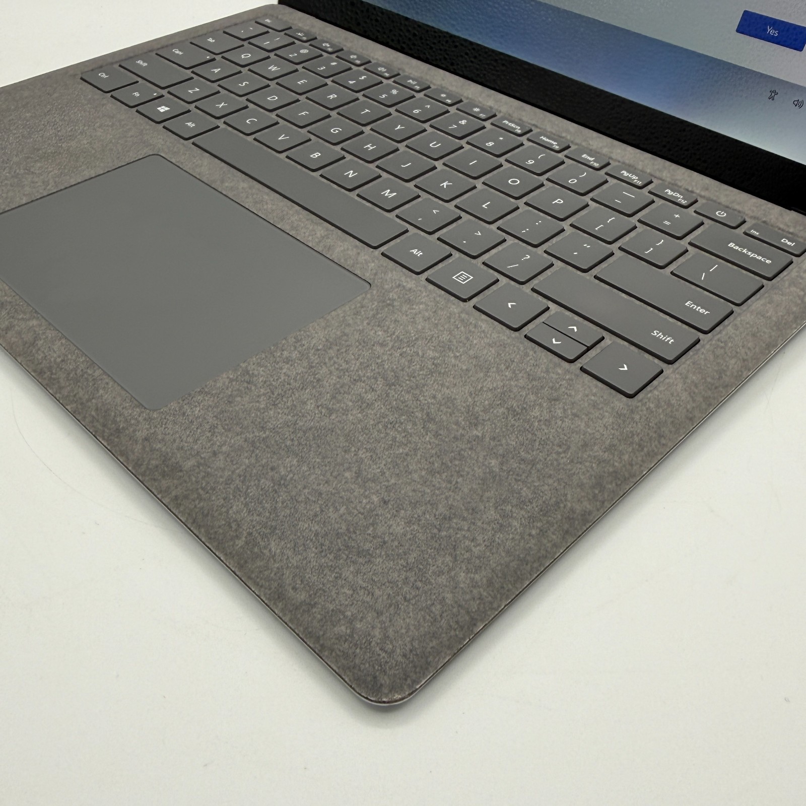Microsoft Surface Laptop 4 13.5″ i5-1135G7 16GB RAM 128GB SSD Win 11 Pro Touchsc