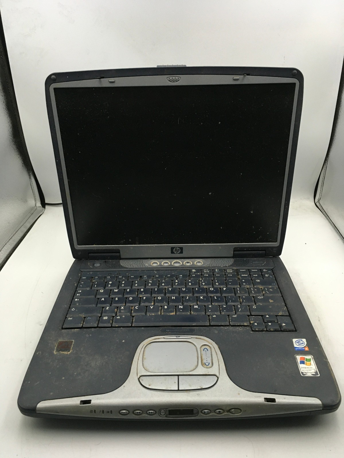 HP PAVILION ZT1000 -FOR PARTS/LCD NO POWER- INTEL PENTIUM 4 – 256MB RAM -READ-BB