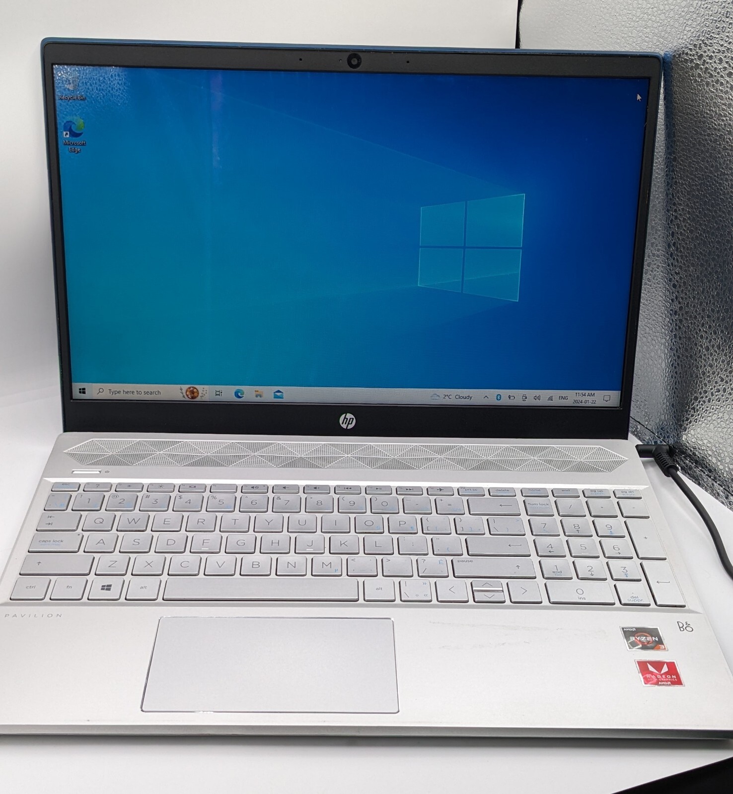 hp pavilion 15-cw0007ca 8gb ram, 1 tb HDD,Amd Ryzen 3-2200U Touchscreen Laptop