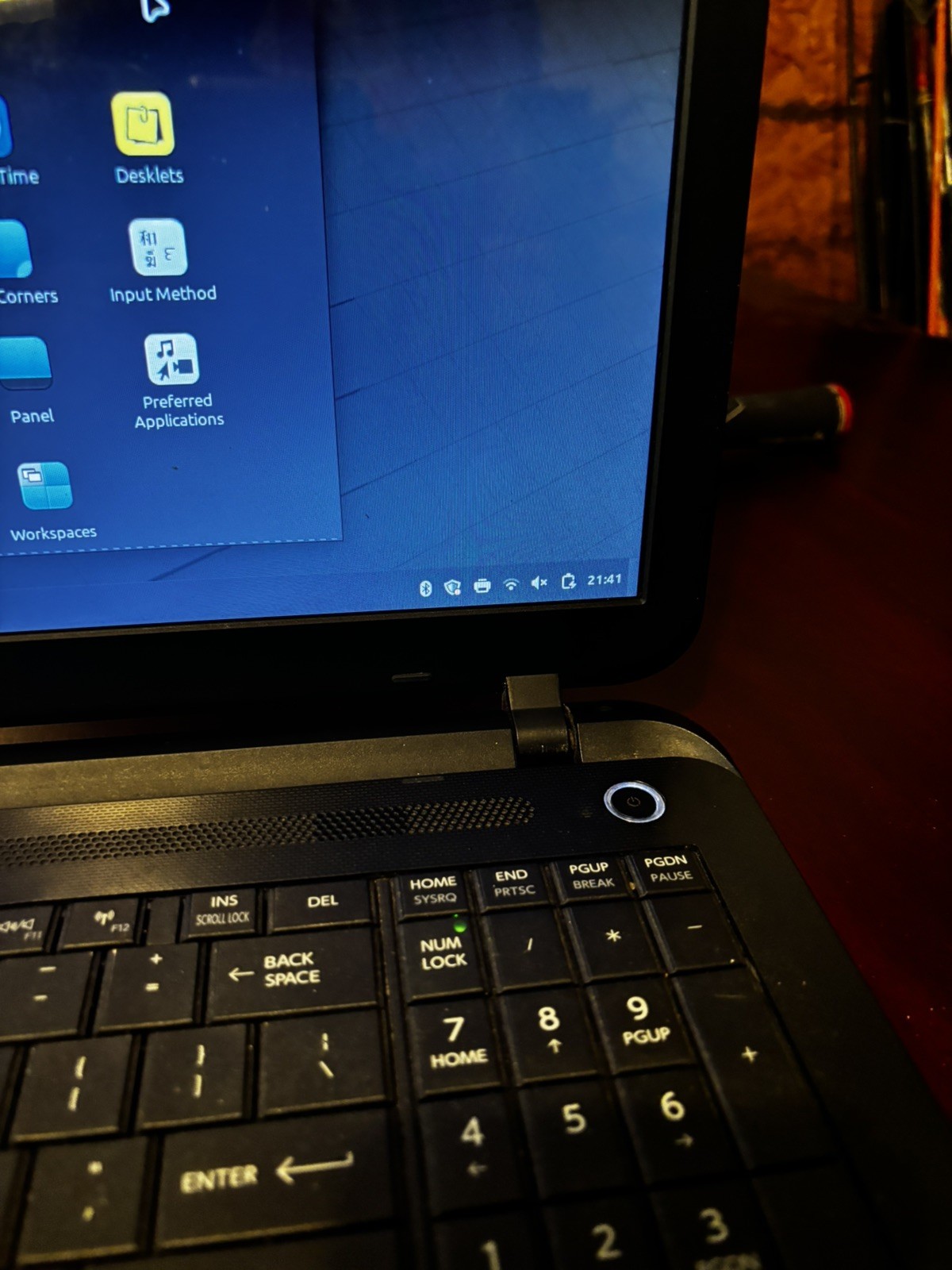Toshiba Satellite C55-B5299 15.6″ Laptop Celeron 8GB RAM 1TB HDD Linux Mint