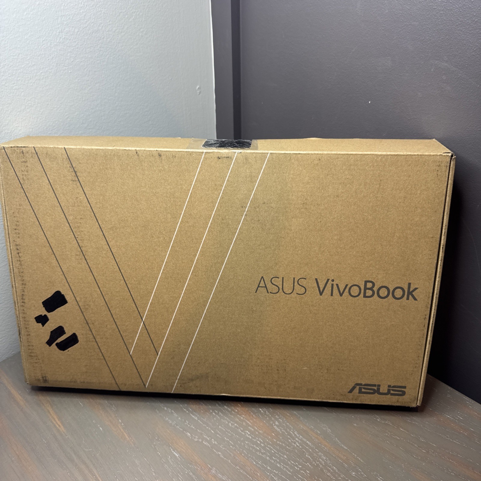 Asus VivoBook Flip 14″ Touchscreen Laptop R5-5500U 8GB 512GB SSD W10H