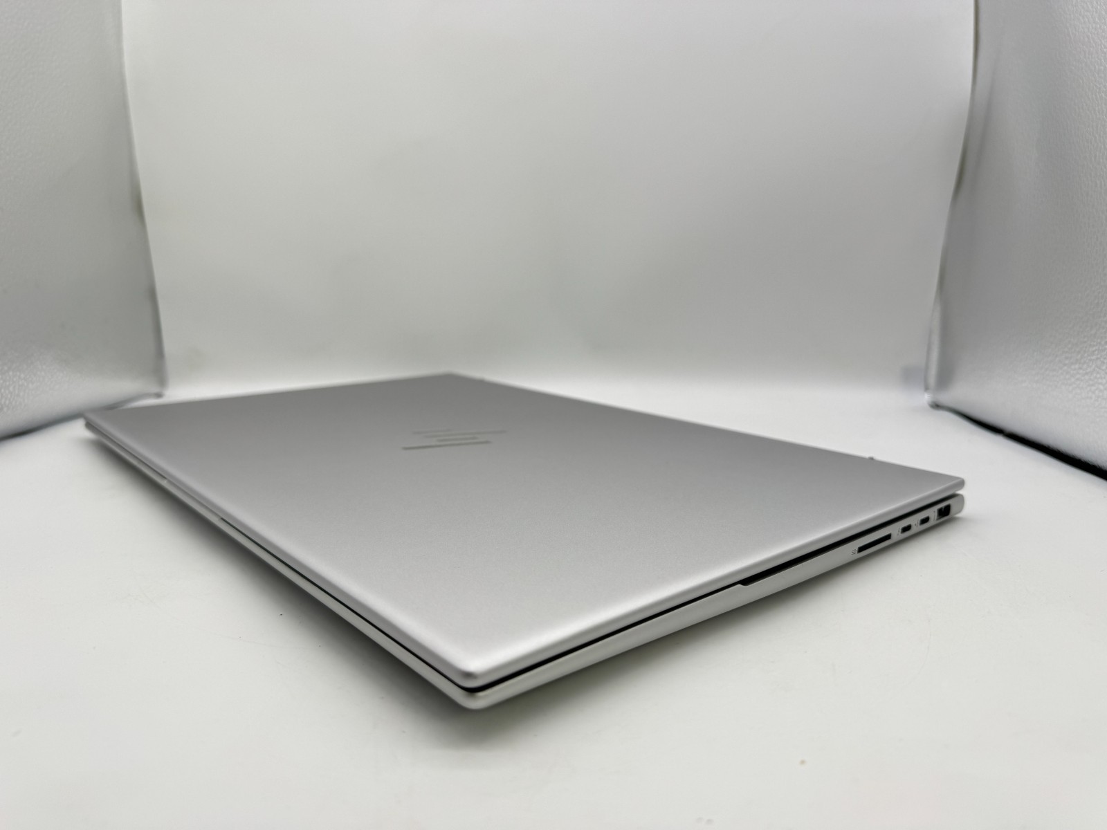 HP ENVY 17-cr0797nr 17.3″ Touch Laptop Intel Core i7-1255U 16GB 1TB SSD RTX 2050