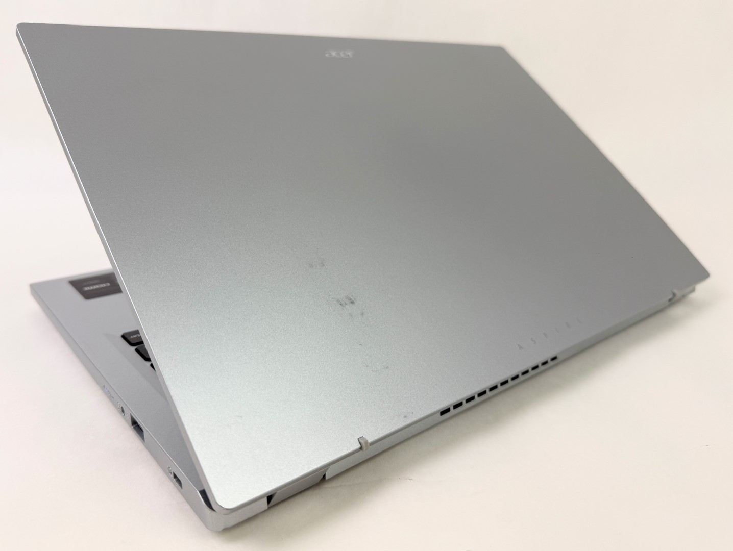 Acer Aspire 3 A315-24P-R7VH 15.6″ FHD Ryzen 3 7320U 8GB 128GB SSD W11H