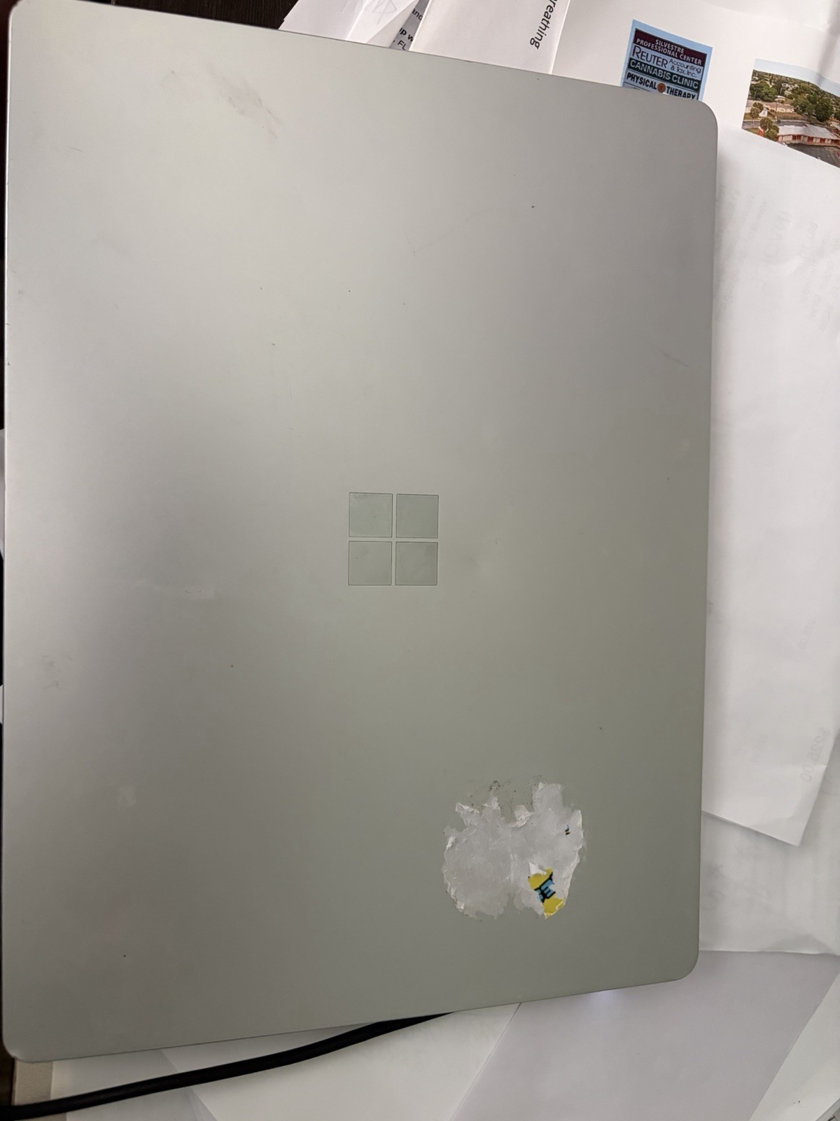 Microsoft Surface Laptop 12.4″ i5-1035G1 1.0GHz 8GB RAM 100GB SSD