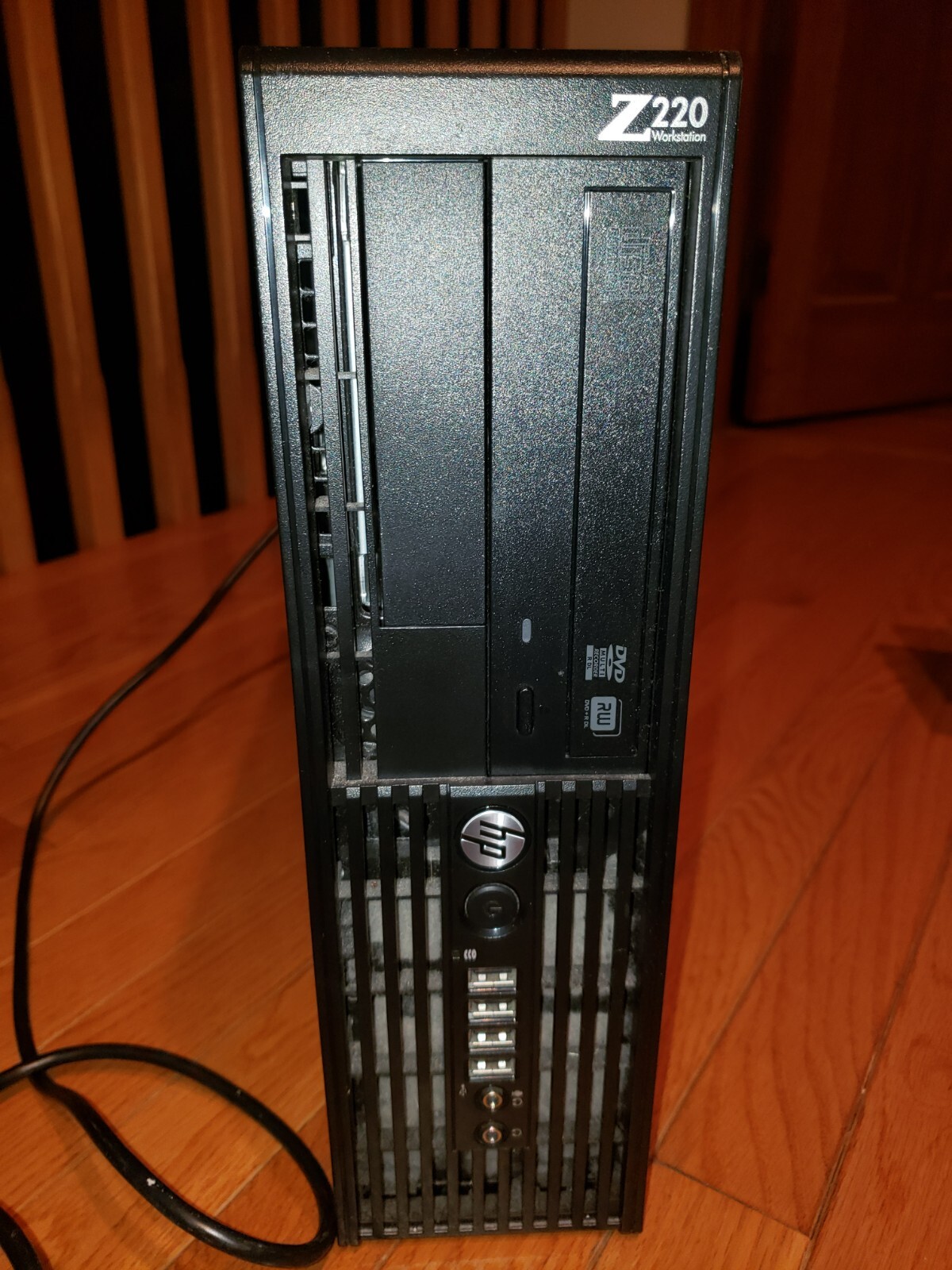 HP Z220 Workstation desktop computer READ DESCRIPTION PLEASE