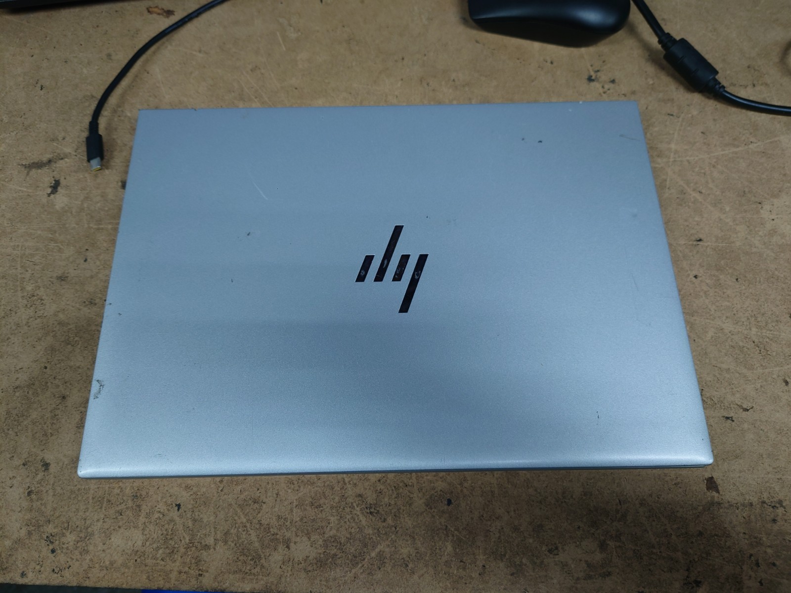 HP EliteBook 845 G9 14″ WUXGA Touch Ryzen 5 6650U 16GB RAM 256GB SSD No OS