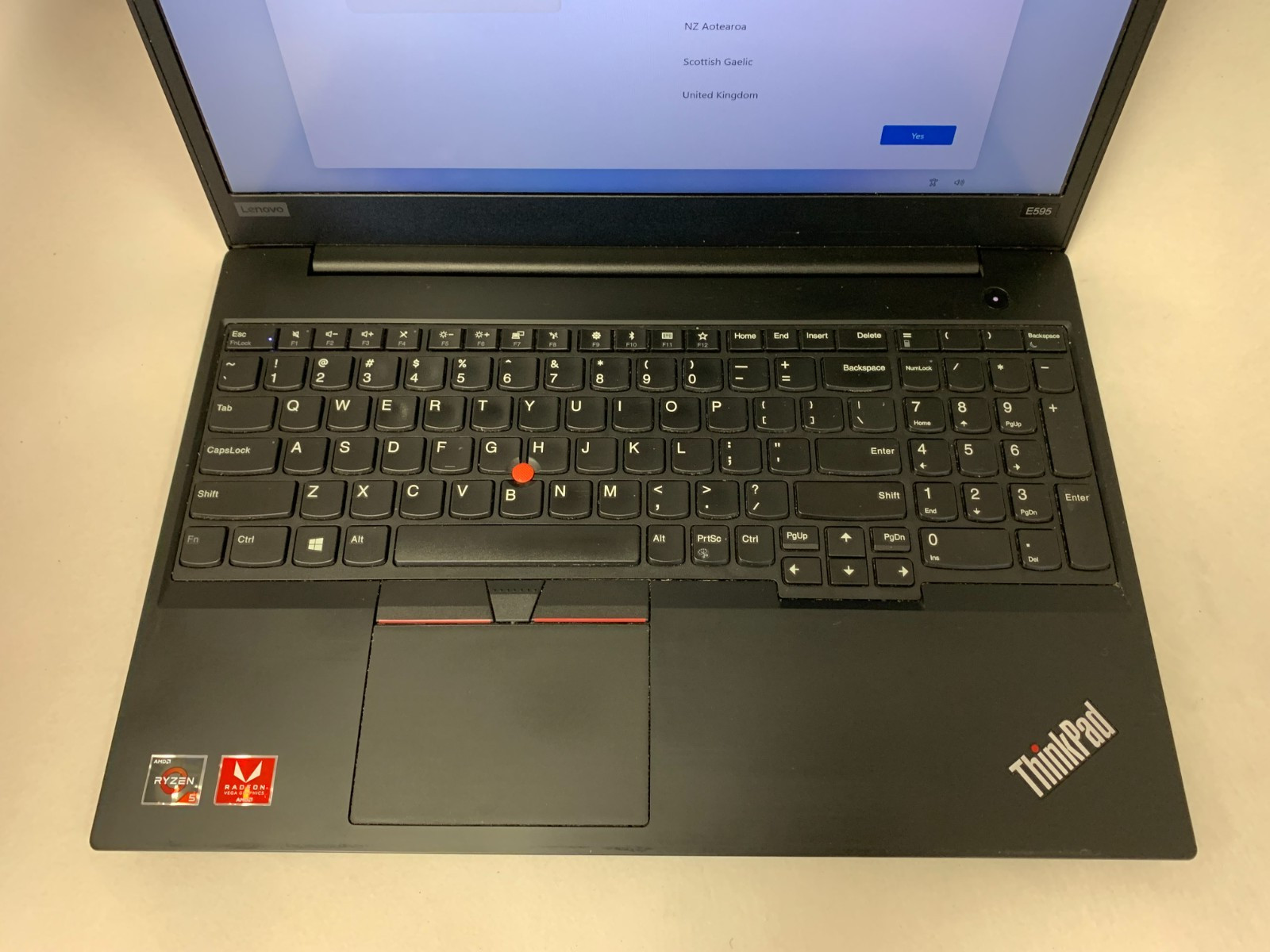 Lenovo ThinkPad E595 15.6″ FHD Ryzen 5 3500U 2.1GHz 8GB 256GB W11P