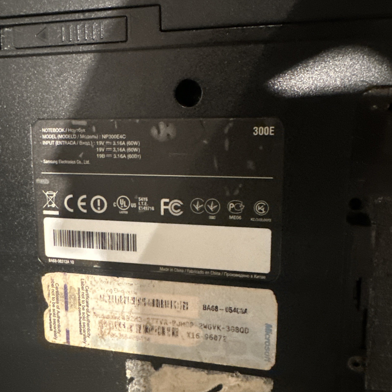 Samsung NP300e4c Laptop no HDD or RAM sticks