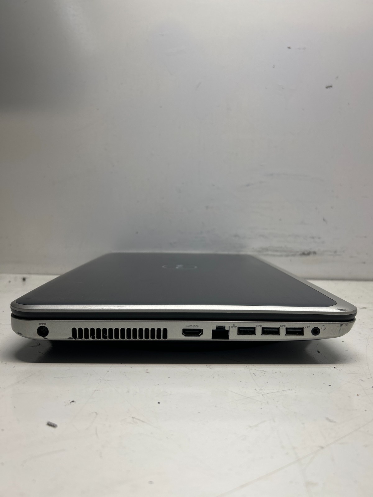 Dell Inspirion 5721 Intel i5-3337U 1.80GHz 8GB NO HDD