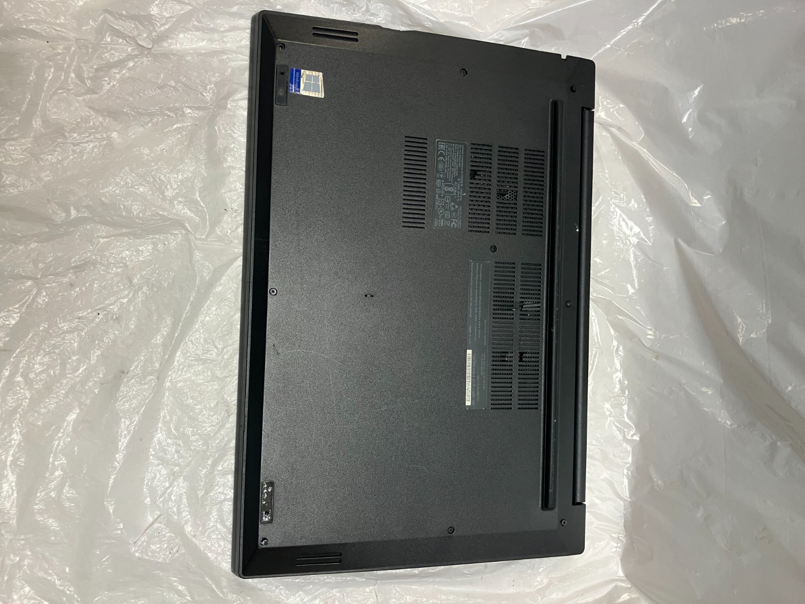 Lenovo ThinkPad E580 15.6″ Core i5-7200U 2.5GHz NO MEM No HDD FOR PARTS