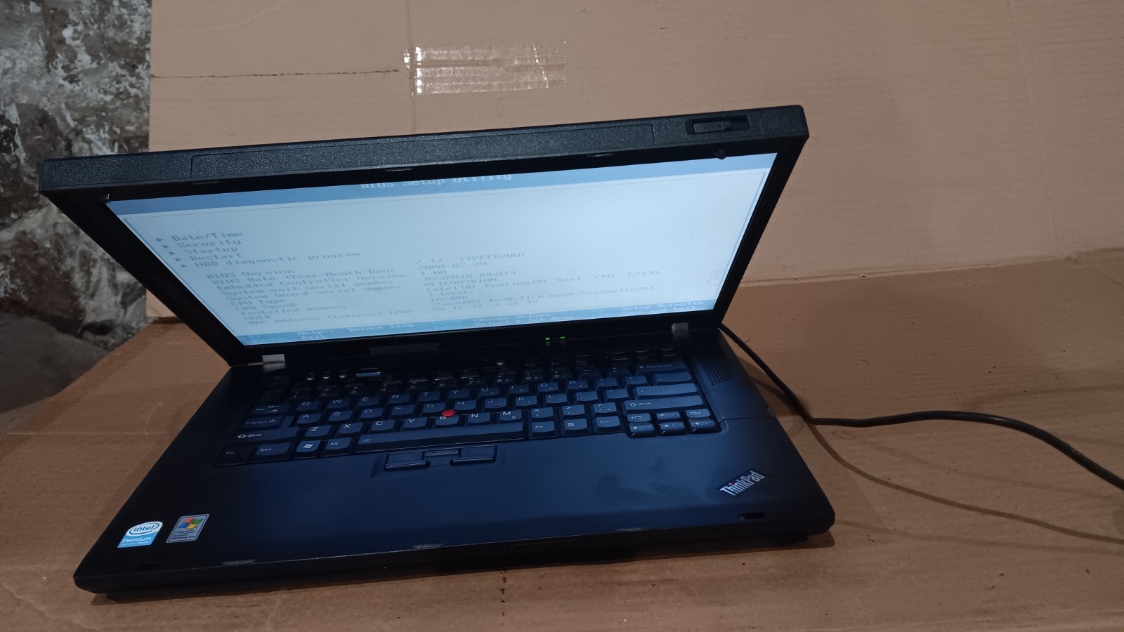 IBM Lenovo ThinkPad R61i Laptop Intel Dual core @ 1.60 GHz 15.4″ LCD Screen DVD
