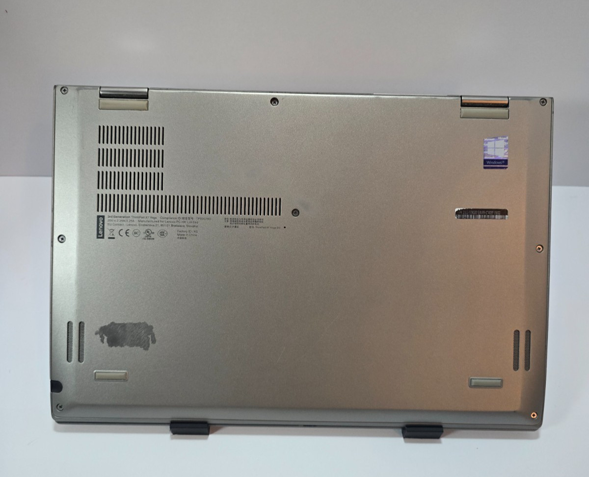 Lenovo ThinkPad X1 Yoga 3rd Gen i7-8650U, 16GB RAM, 512GB NVMe SSD, Charger