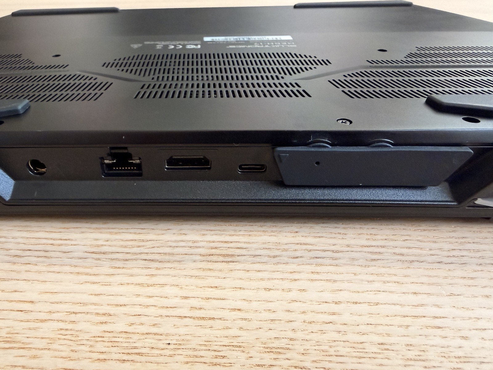 Eluktronics MECH-17 G2 17” 6900HX RTX 3080 Ti 64GB 2TB + LPP G1 + Original Box