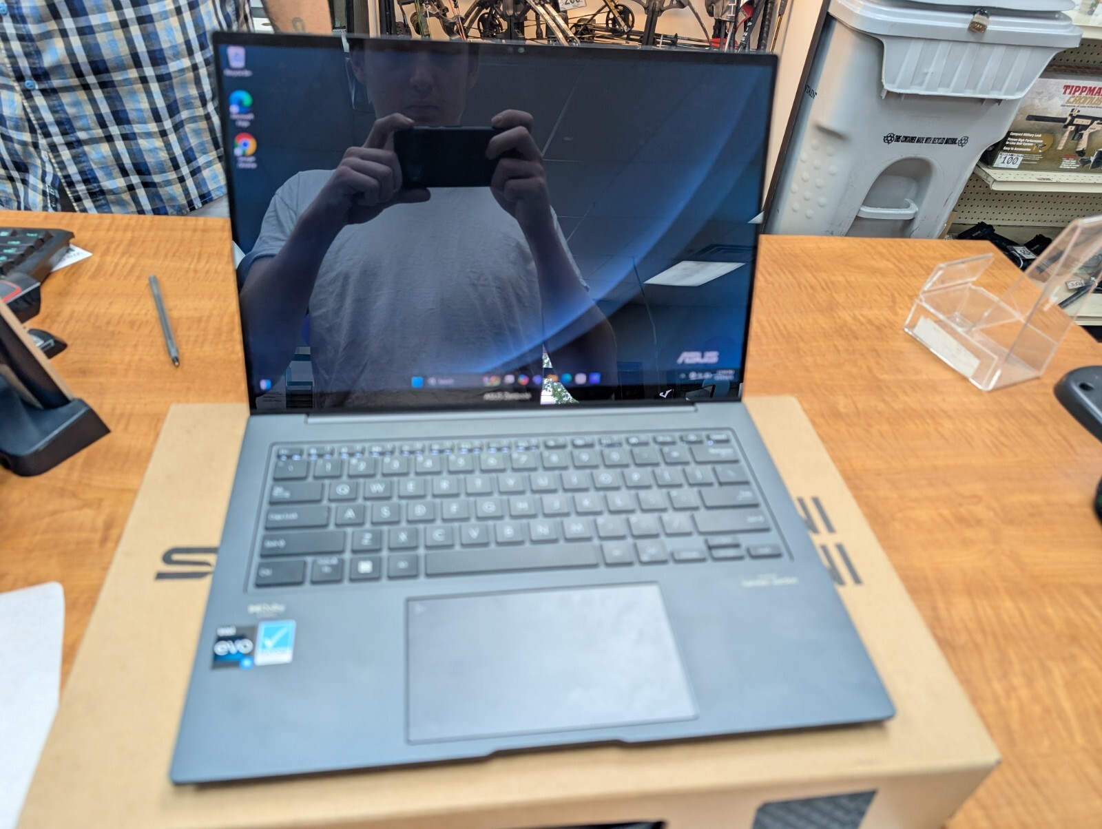 ASUS ZenBook 14 OLED 14” (512GB SSD Intel Core i5-1240P 4.4GHz 16GB RAM) Laptop