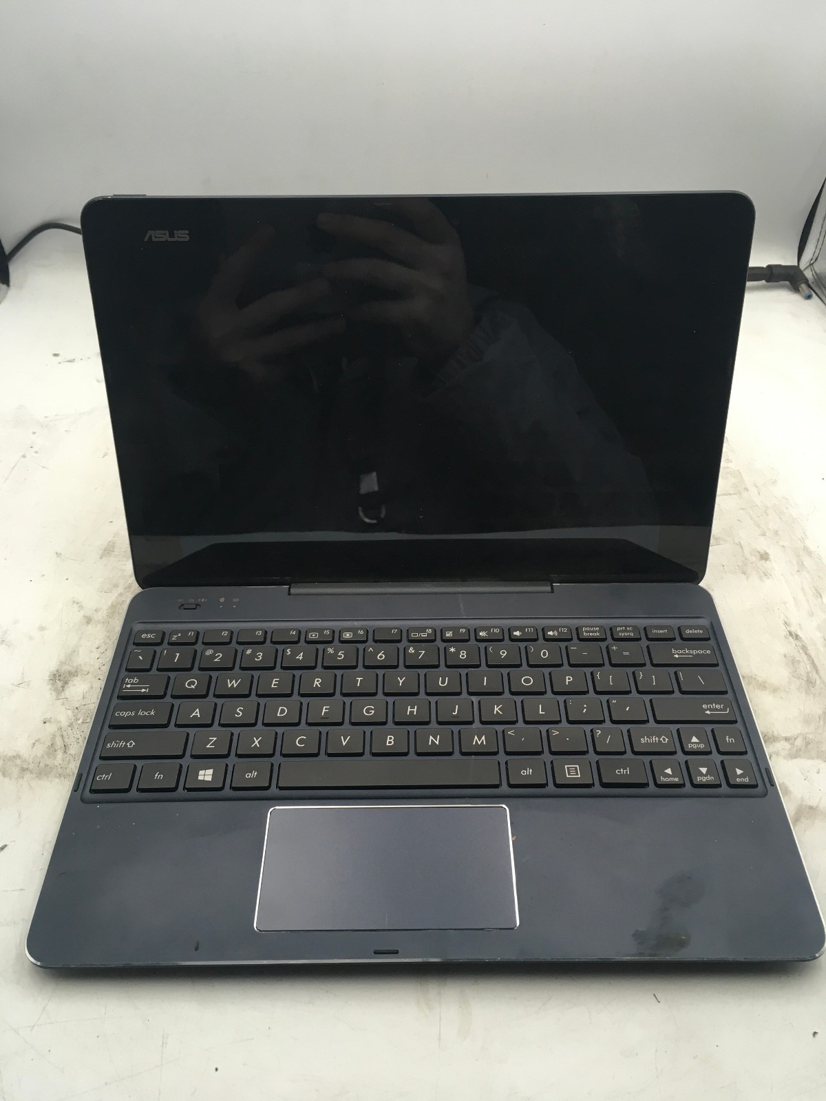 ASUS TABLET T100CHI C1 BK 12M – FOR PARTS/NO POWER – INTEL ATOM Z3775 – READ -BB