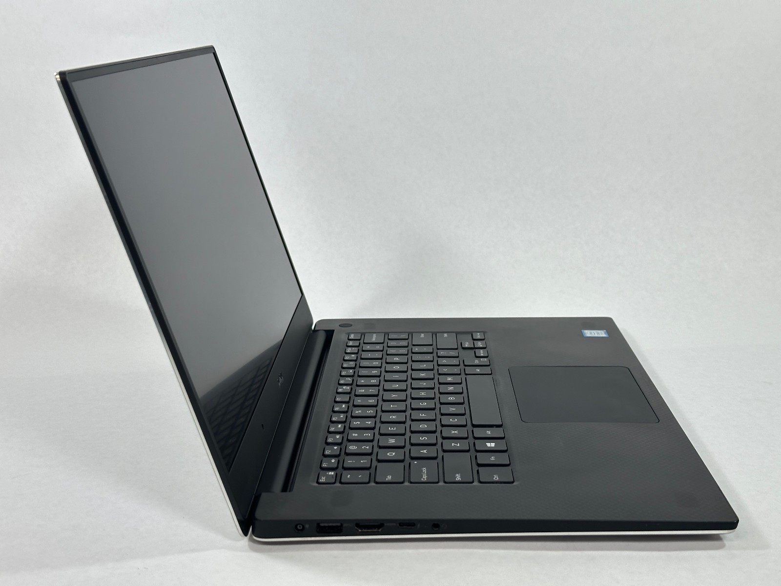 Dell Precision 5520 15.6″ Intel i7-7820HQ 16GB RAM 256GB SSD Win10 Quadro M1200