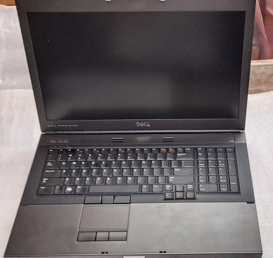 Dell M6600 17.3” laptop i5-2520 @2.5 gHz 256gb SSD+320gb HDD 16gb of memory