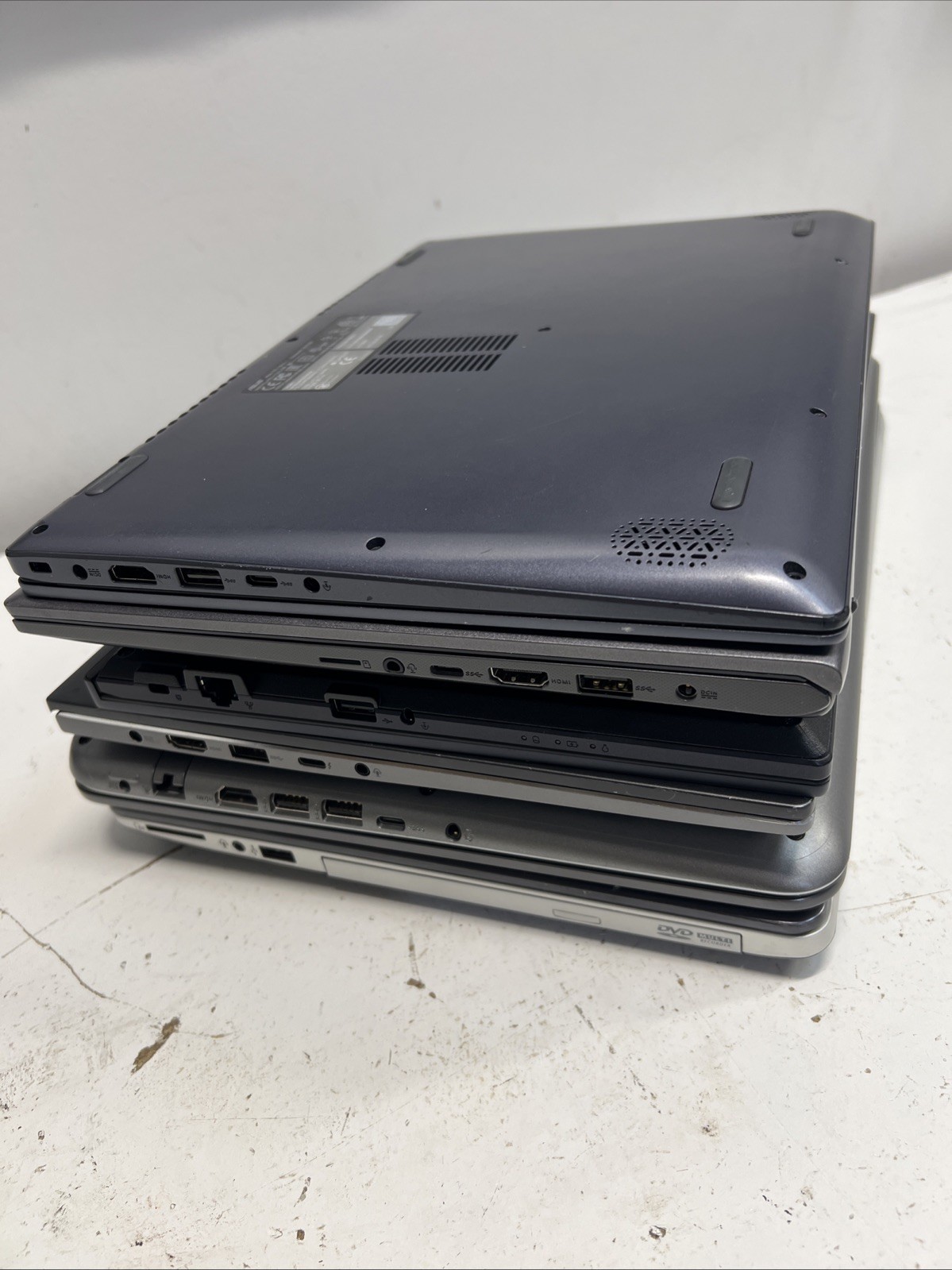 ASUS 2x i5-1135G7 | 1x i5-4200U | 1x i5-7200U | 1x R3-3200U | 1x Pen 4415U