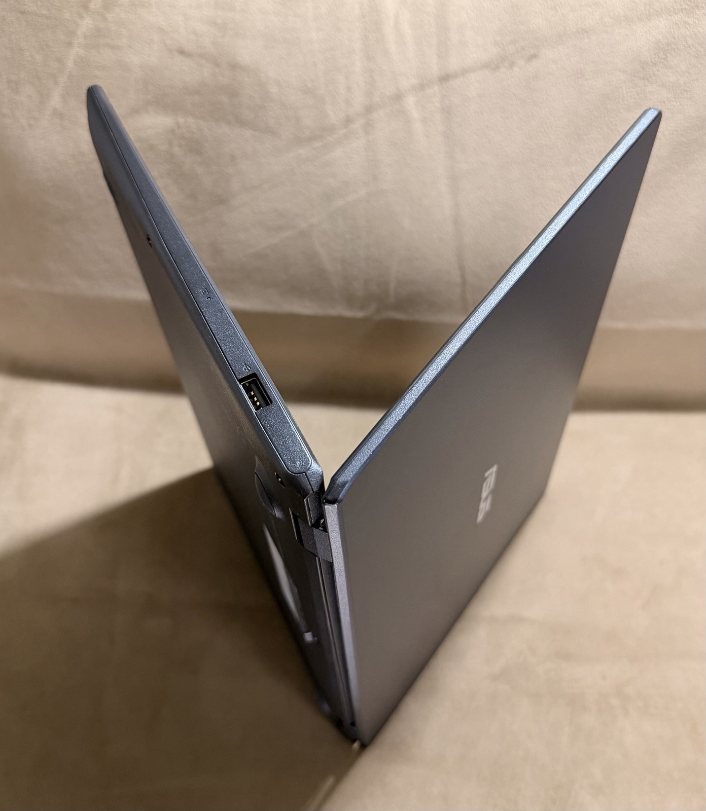 ASUS VivoBook E410MA 14”Celeron N4020 4GB 64GB SSD Windows 10 ( Grade A )
