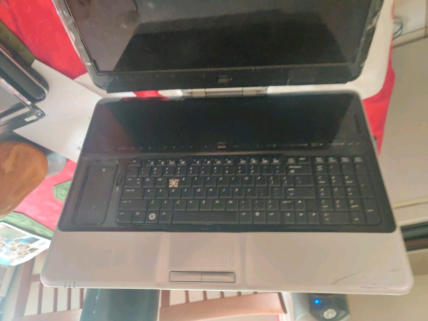20.1″ Display HP HDX 9300 Series Laptop T8300? CPU As-Is