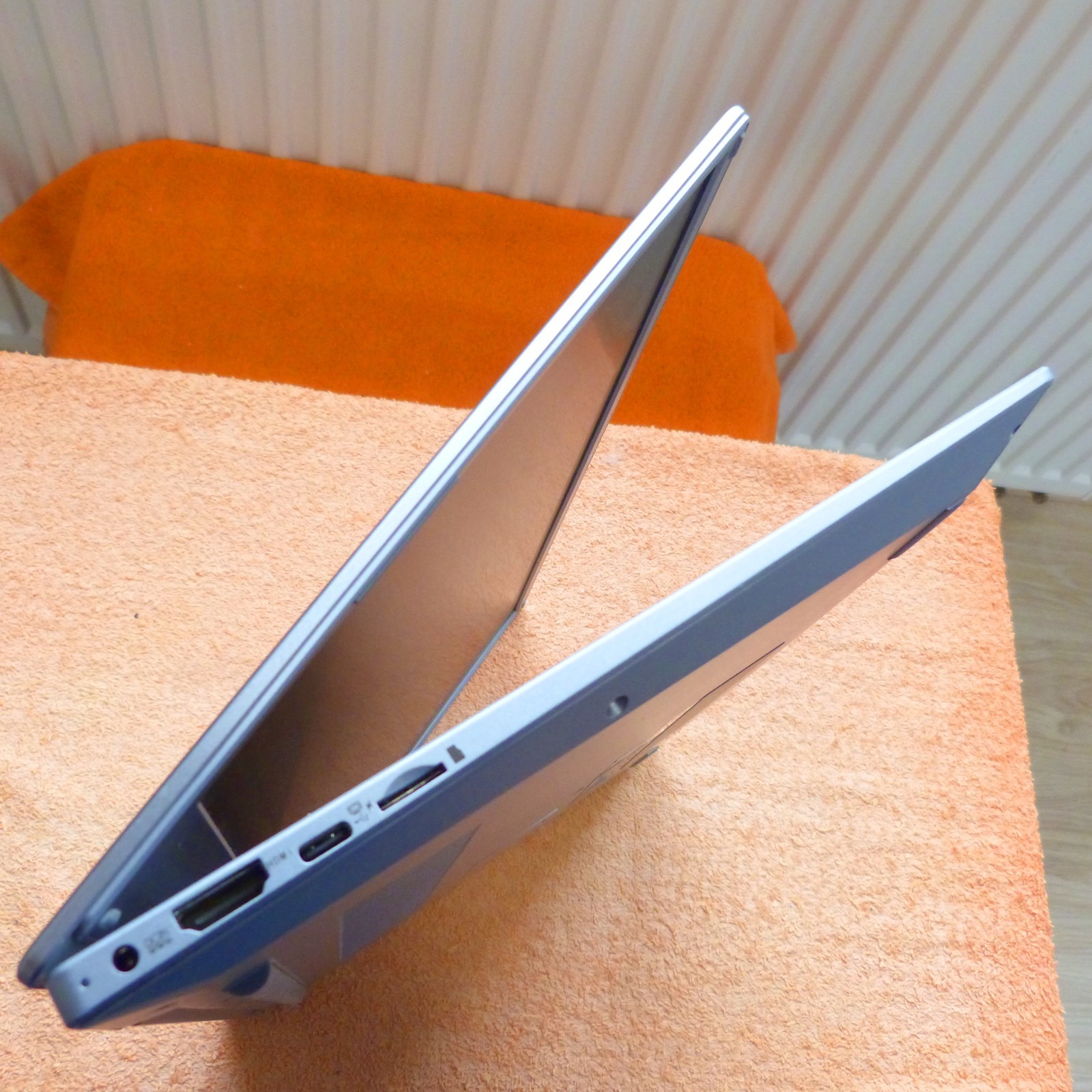 Medion E14302 14″ FULLHD SLIM Ultrabook l SSD Windows 11 l AMD RYZEN USBC