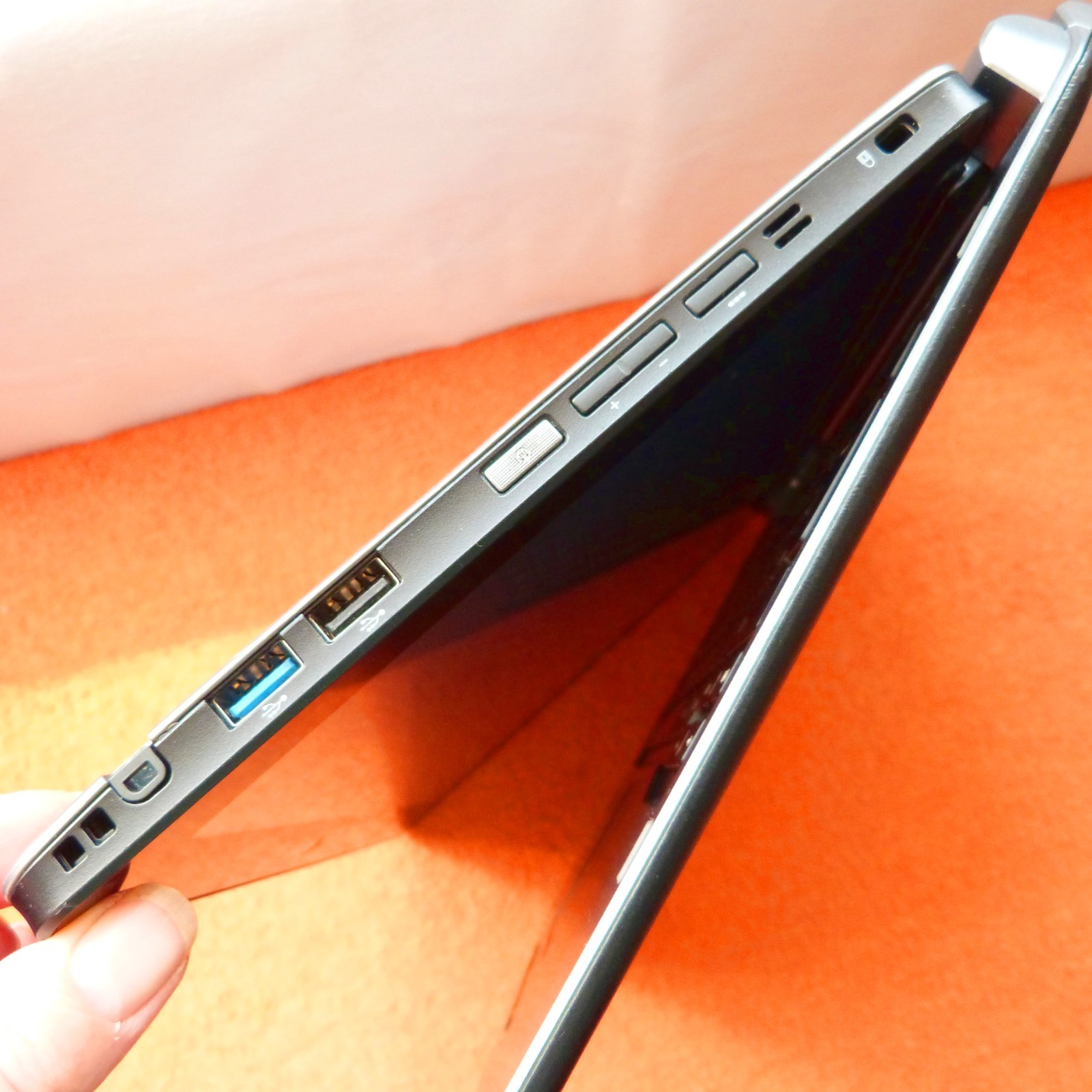 Fujitsu Q616 PRO Convertible Tablet PC 11″ TOUCH l Core M7 Windows 10 SSD