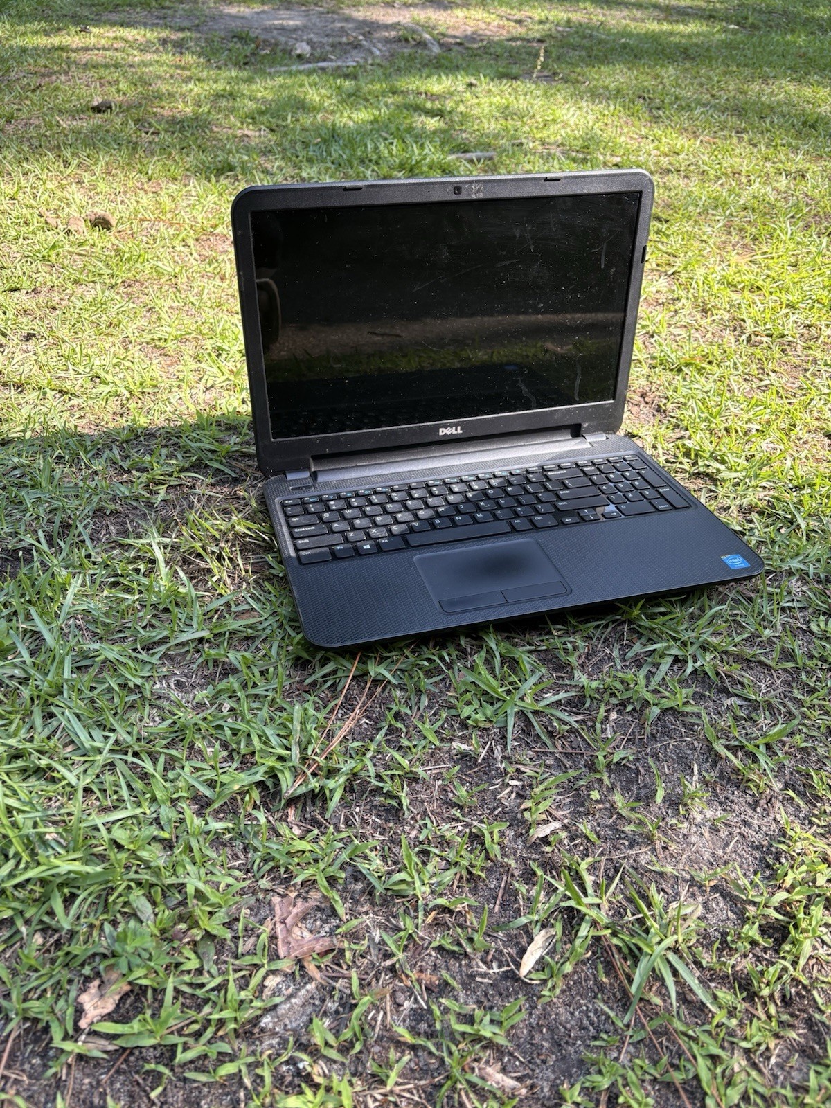 Dell 15.9″ Black Laptop Notebook Intel Processor Windows 8 Built-in Webcam