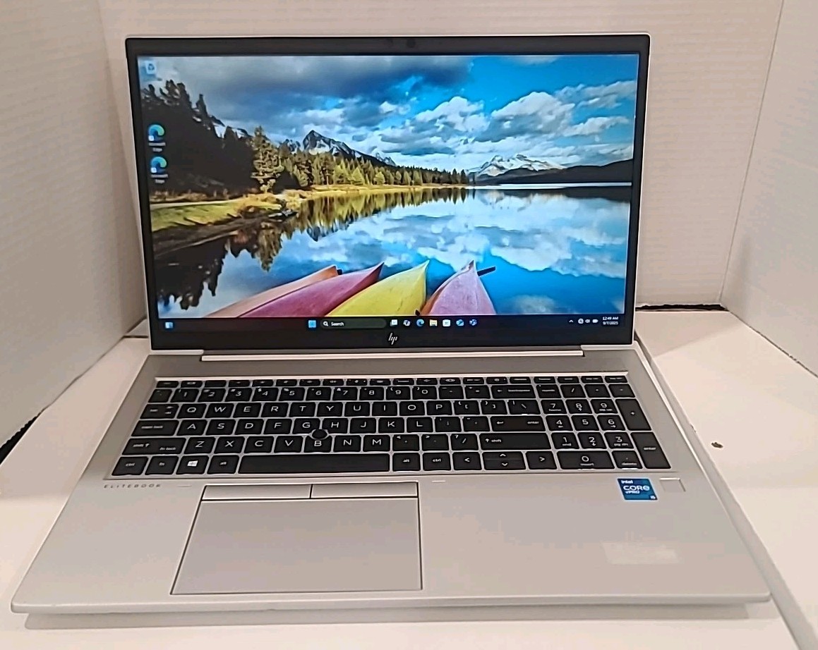 HP Elitebook 850 G8 15.6″ Silver FHD 2.4 GHz i5-1135G7 16GB 512GB NVMe