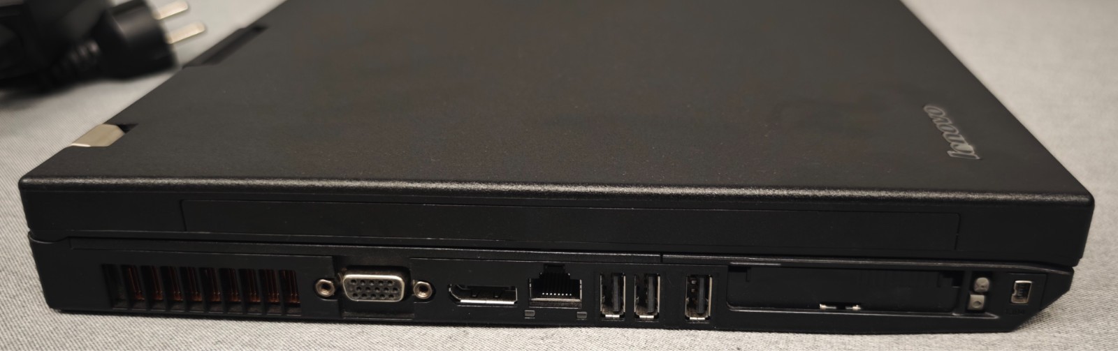 Laptop Lenovo Thinkpad R500 – Intel Core2Duo – 2GB RAM – 160GB HDD