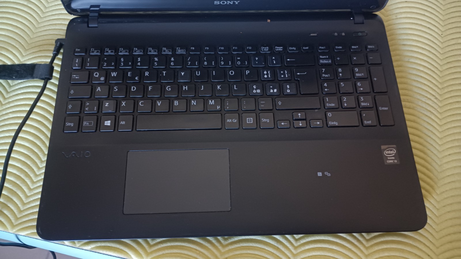 SONY VAIO SVF153a1ym I3-4010U 8GB 15.6″ 256GB NVME NVIDIA 750M 1GB