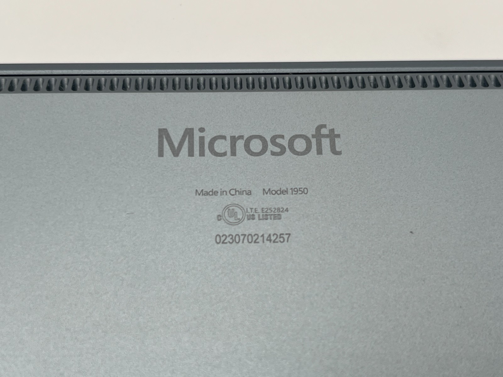 Microsoft Surface Laptop 4 1950 13.5″ Touch i7-1135G7@2.40GHZ 8GB RAM 512GB NVME