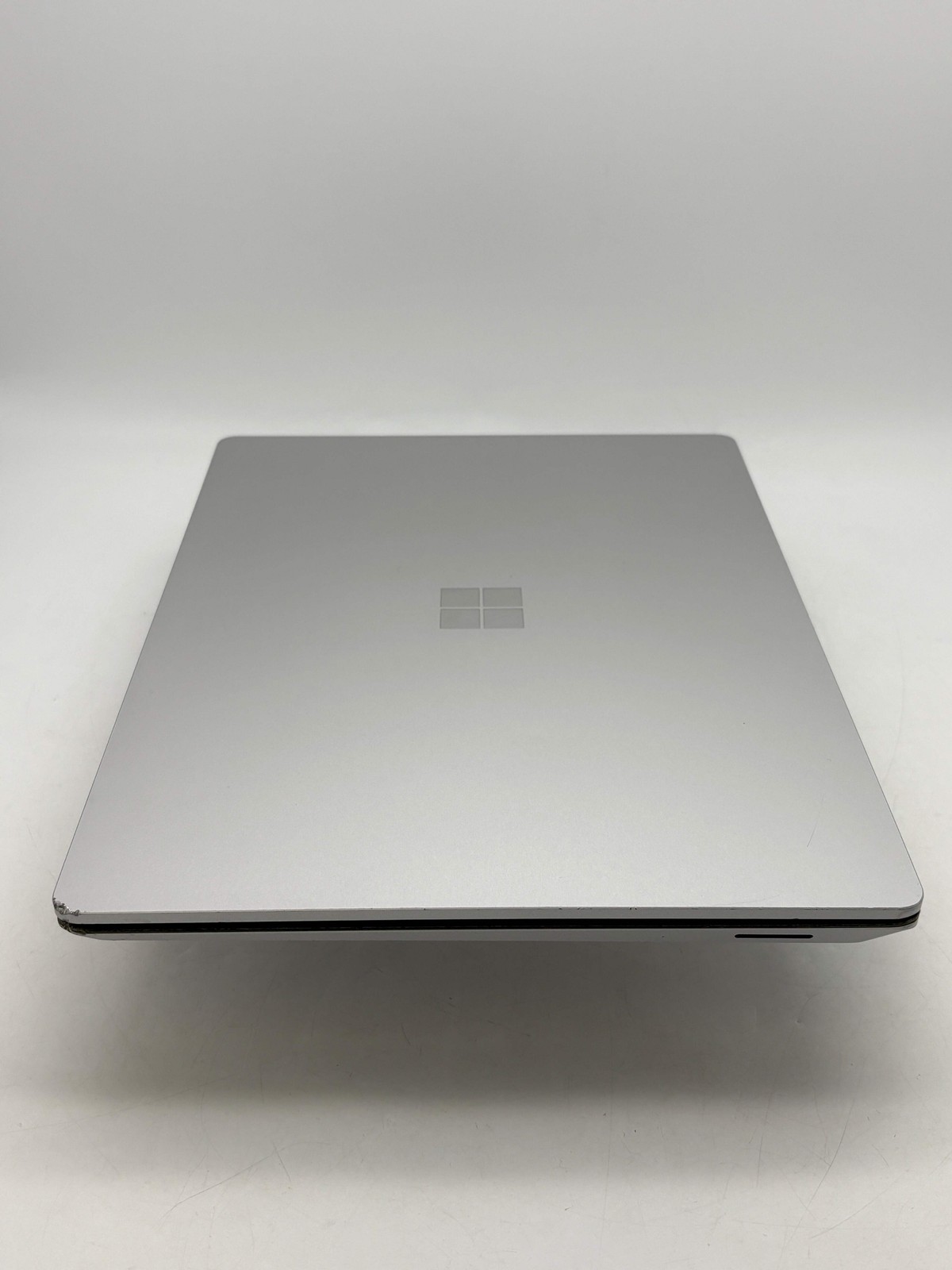 Microsoft Surface Laptop 3 14-inch Core i5 10th Gen 8GB 128GB -Read!