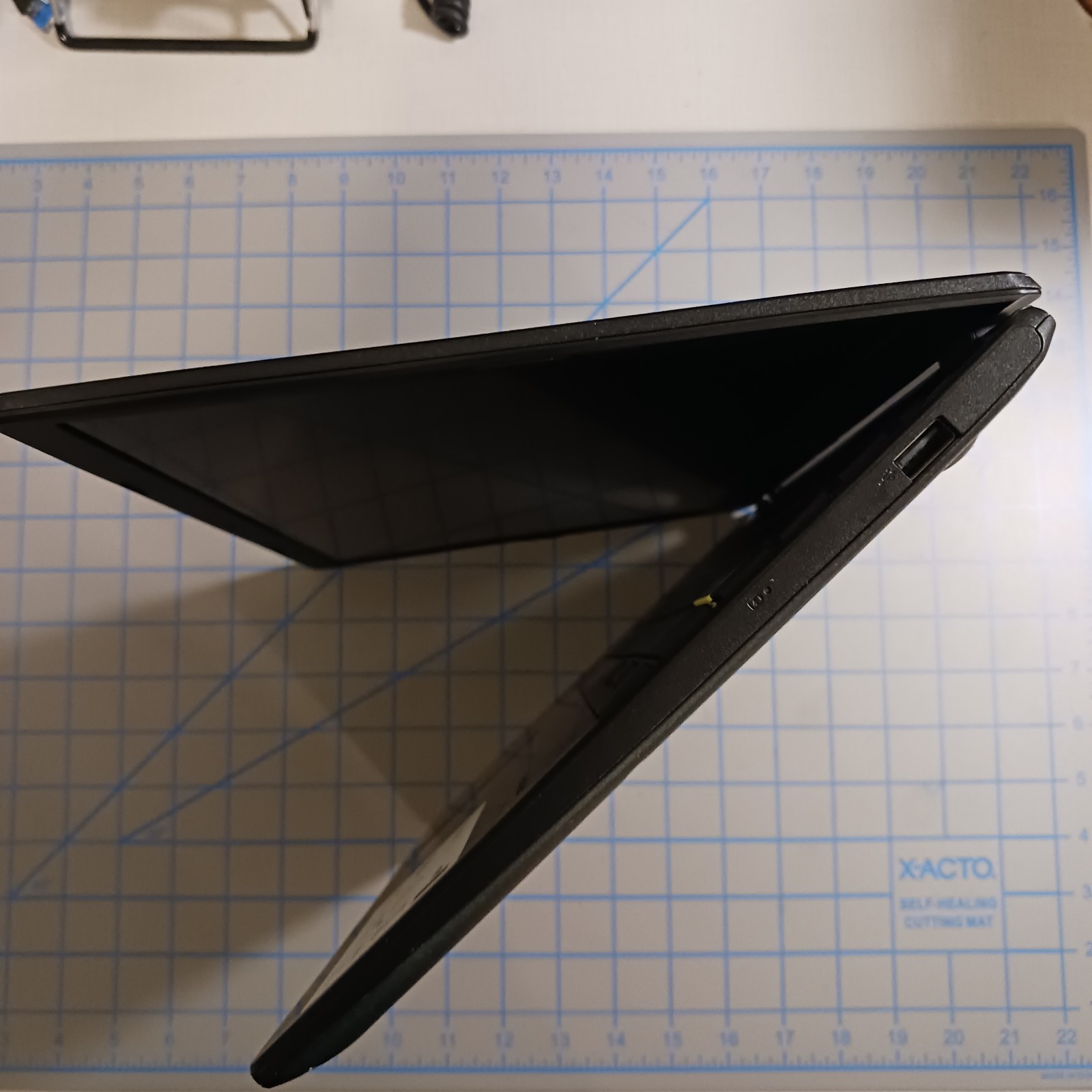 Asus L410m 180 Degree Laptop Celeron N4020 @ 1.10GHz 4g Ram 64g SSD Linux Mint